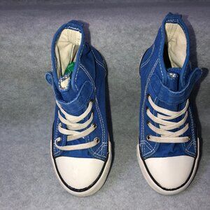 Blue High Top Sneaker Size 10.9 4 Pc of clothing for a boy